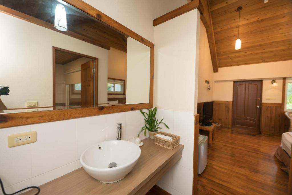 Green Forest Villa room 5